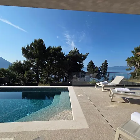Tedi Villa Podaca