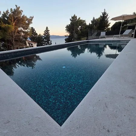 Tedi Villa Podaca